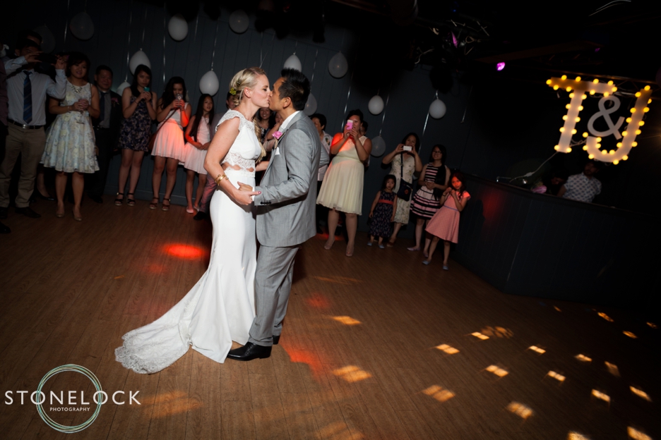 A Guide to Your Wedding Day Timeline: The Bride & Groom's first dance
