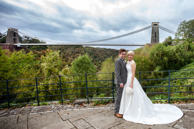 Beautiful wedding photography at the Clifton Suspension bridge in bristol